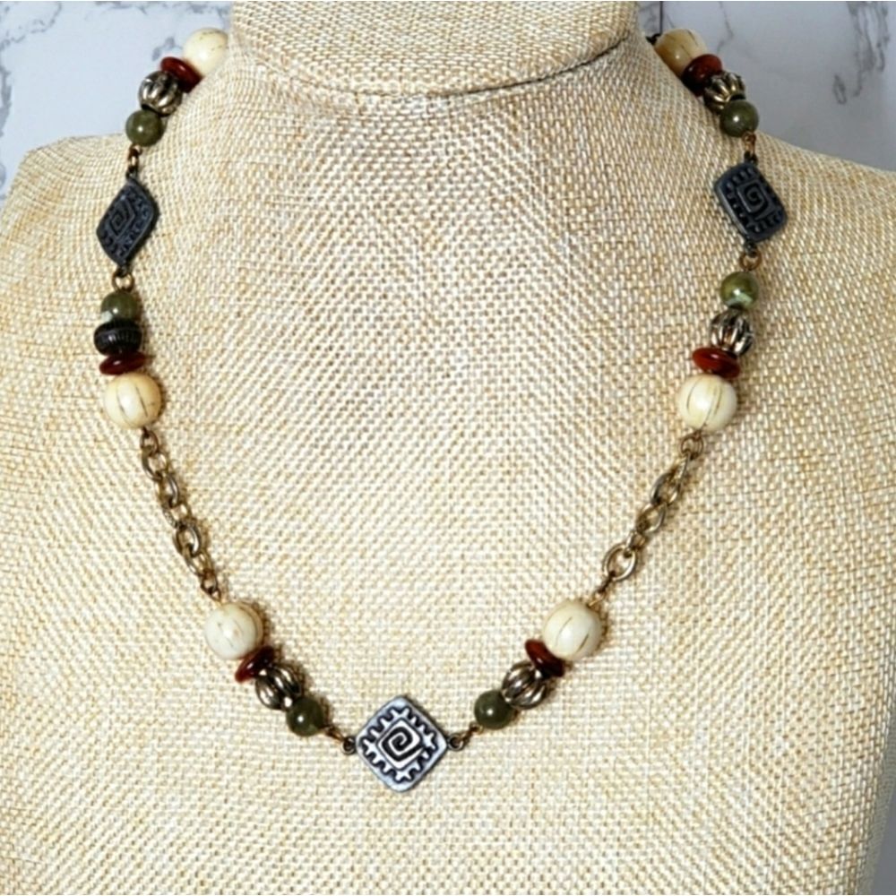 SOUTHWESTERN STYLE Beaded Mixed Media Necklace